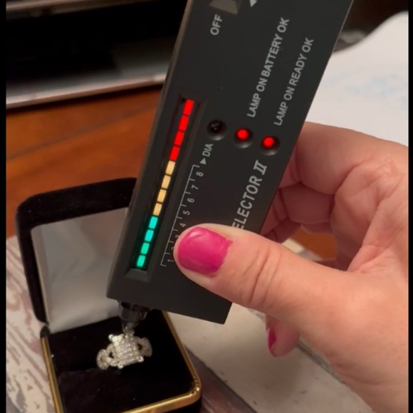 Magnificent! *ESTATE* 14k WG Natural Diamond Heart Cluster Cocktail Ring - Picture 4 of 16